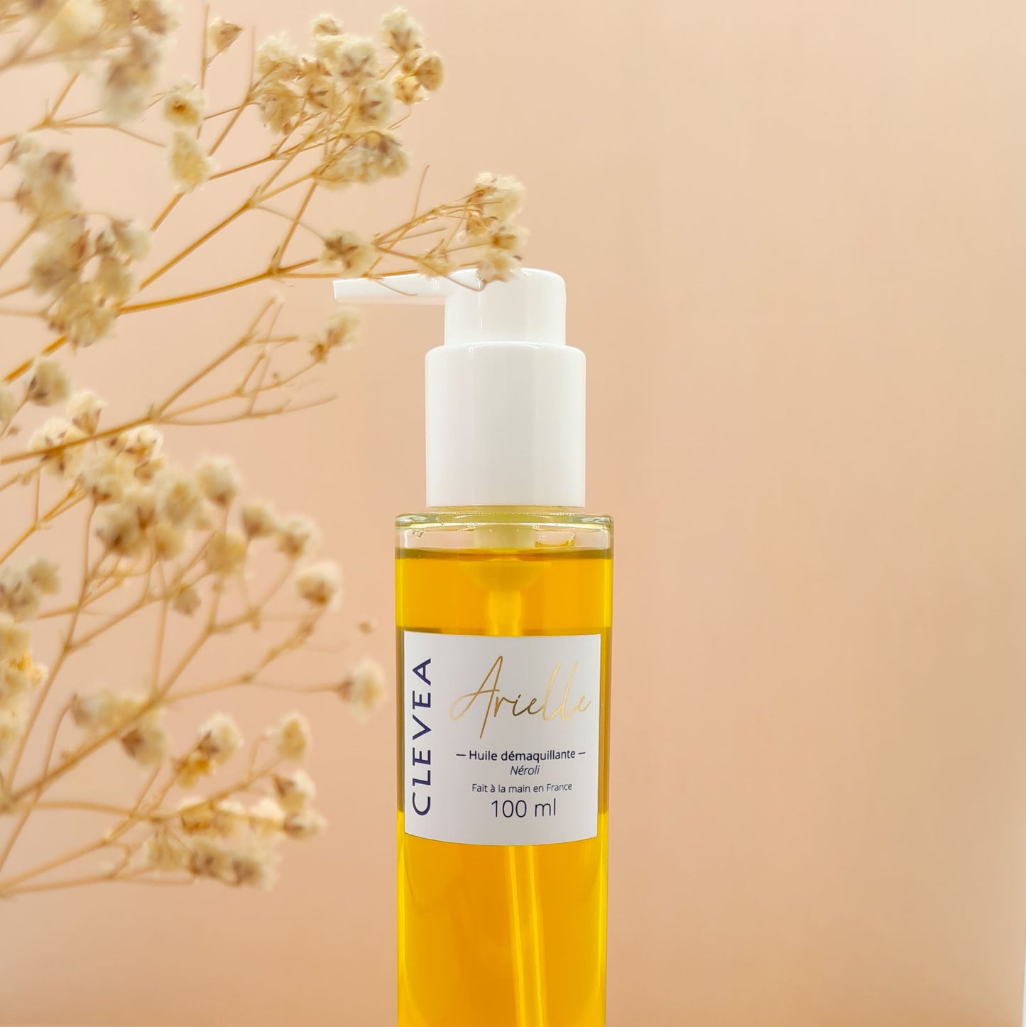 huile démaquillante Arielle, pour se démaquiller efficacement et en douceur.