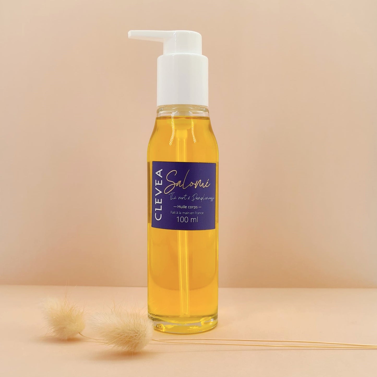 huile pour le corps composée d'huiles végétales françaises au toucher non gras.